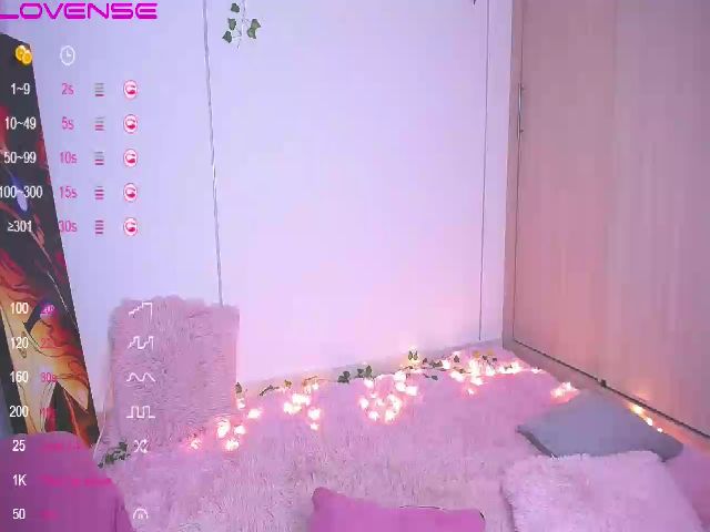 Live sex webcam photo for Aria_brown_ #260848856