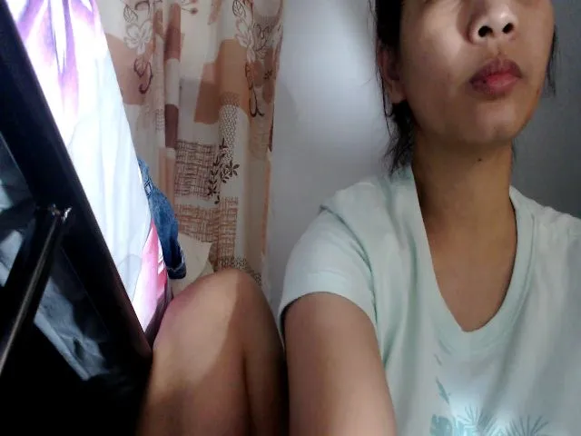 Live sex webcam photo for HotpukiLuver #256088479