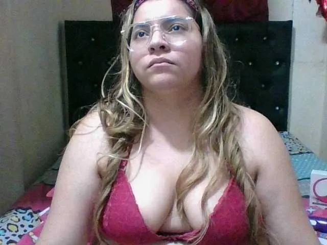 Live sex webcam photo for Victoriamor #249340505