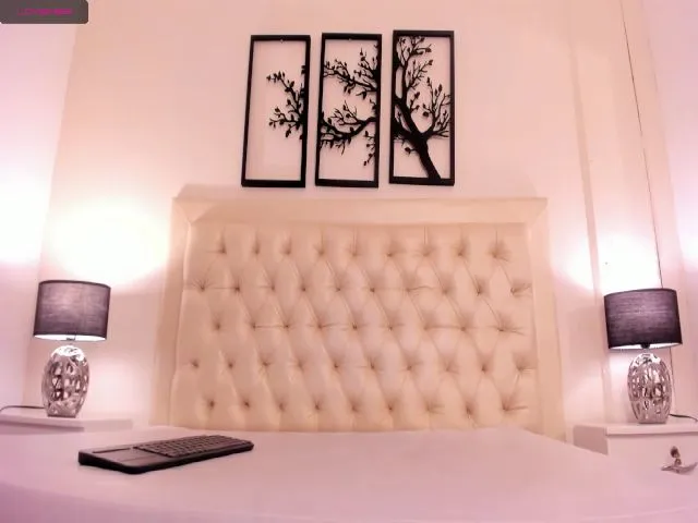 Live sex webcam photo for Mackenzie__20 #260494186