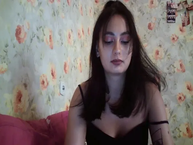 Live sex webcam photo for lolly_hollyy #255365553