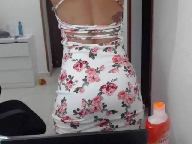 Live sex webcam photo for AlaskaMiller #257392345