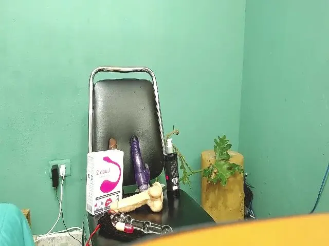 Live sex webcam photo for violet_cortes #260562063