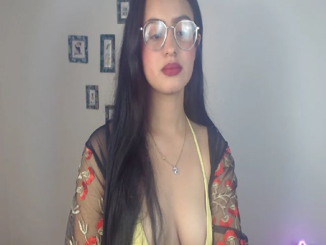 Live sex webcam photo for Selenaburning #255513998