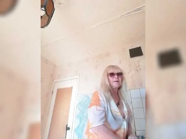 Live sex webcam photo for Kleopatra675 #248888022