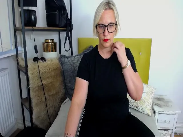 Live sex webcam photo for LuisaSexy69 #260516888