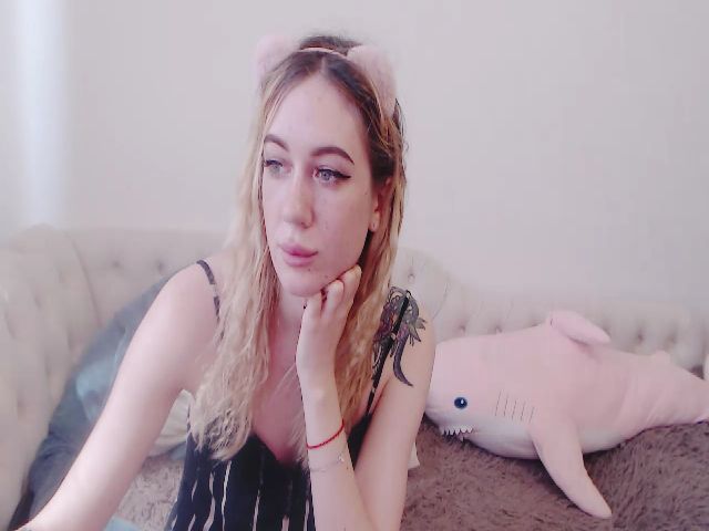 Live sex webcam photo for DemiAmourrrr #253379074
