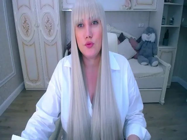 Live sex webcam photo for VeritableGirl #253072145