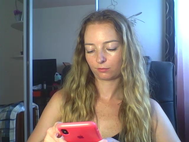 Live sex webcam photo for Milana_Candy #255295768