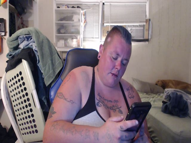 Live sex webcam photo for PunkChick420 #258472013