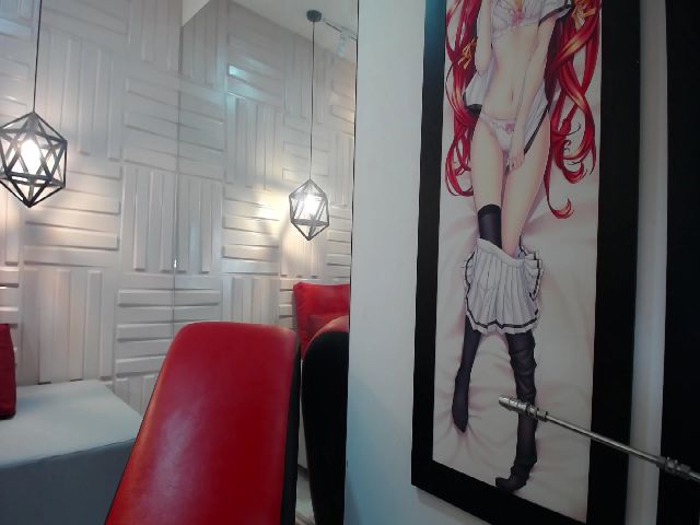 Live sex webcam photo for Anaiss_10 #255108966