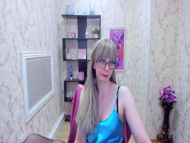 Live sex webcam photo for AlanaDreamy #254507146