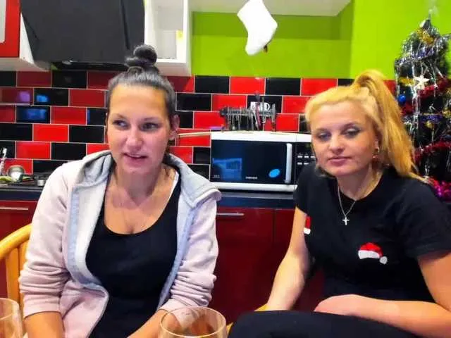 Live sex webcam photo for karolina1908 #240949661