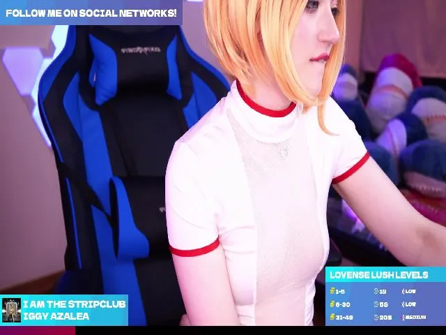 Live sex webcam photo for Annie_may_ #257745631