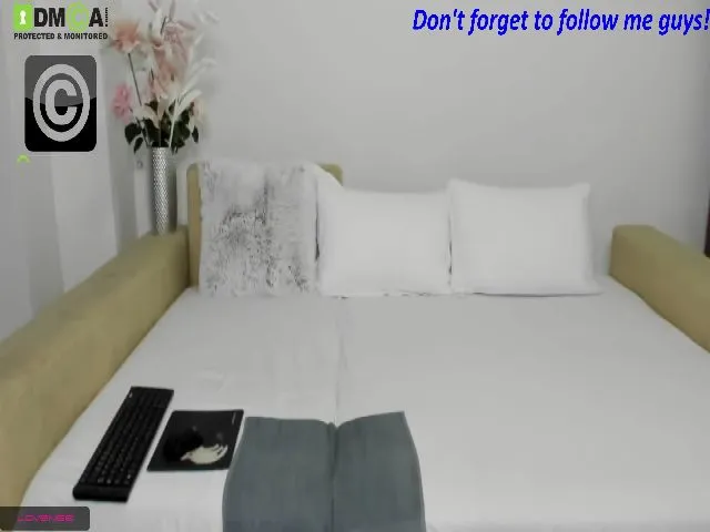 Live sex webcam photo for AnissyaX #259143537