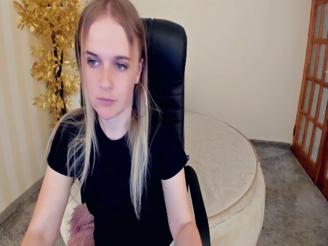 Live sex webcam photo for Lili_GoldS #254207942