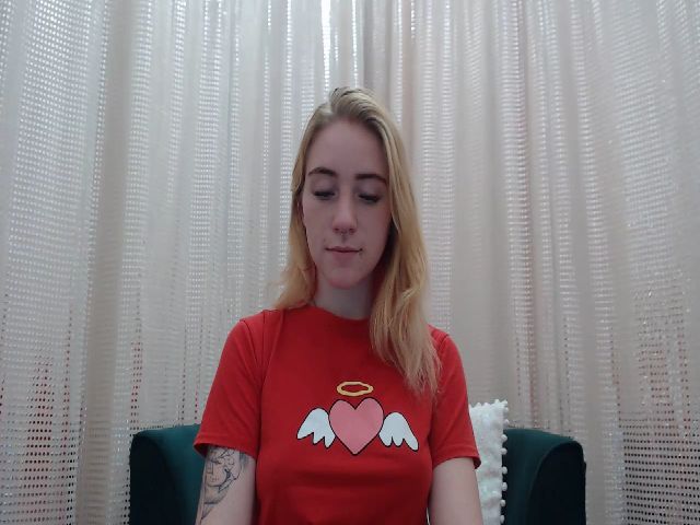 Live sex webcam photo for RedBerryy #263526285