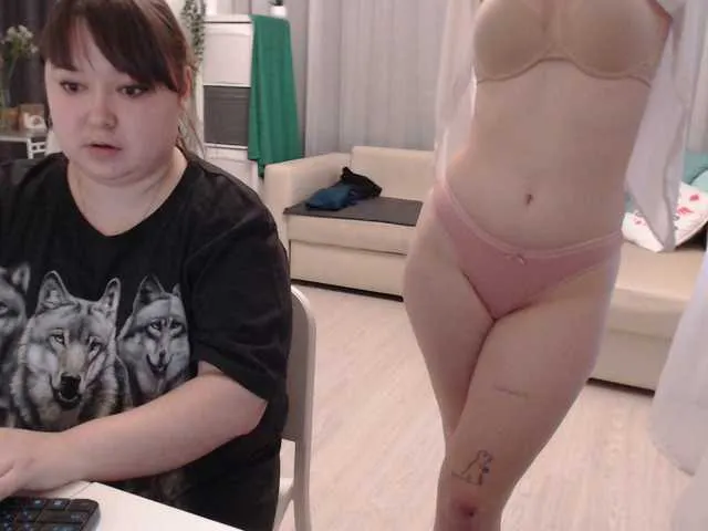 Live sex webcam photo for BugaGirls #242350531