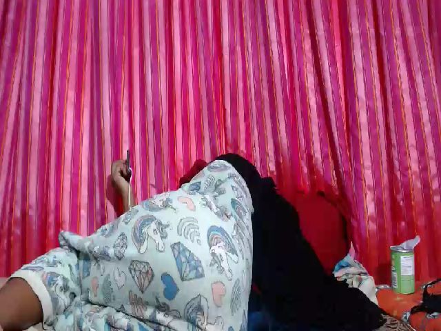 Live sex webcam photo for Aaliyah98x #253079520