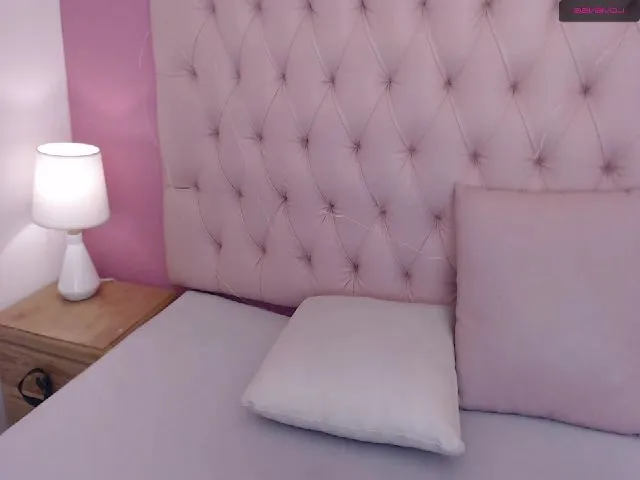 Live sex webcam photo for Keyra_R #254561906