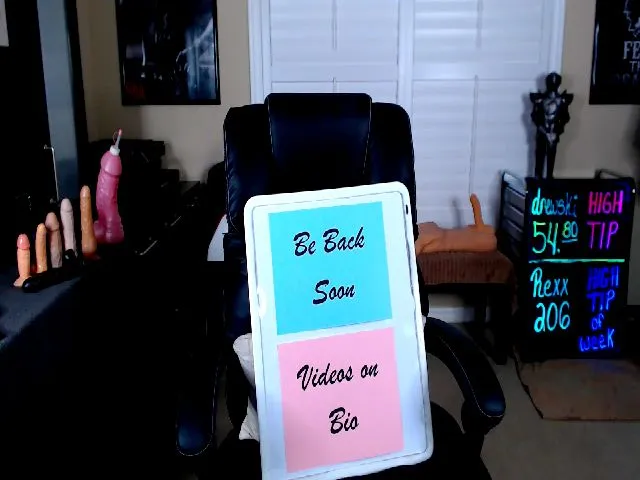 Live sex webcam photo for SummerKnightz #264055585