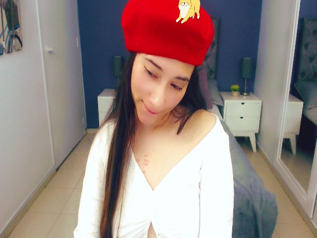 Live sex webcam photo for anniesclub #254677061