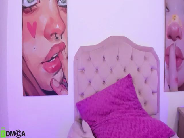 Live sex webcam photo for Evee_j #257633904