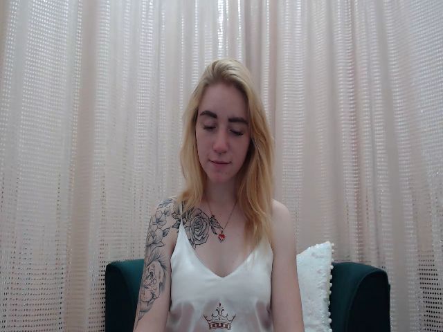 Live sex webcam photo for RedBerryy #254416491