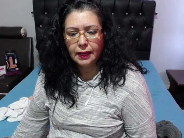 Live sex webcam photo for candystorm01 #248642864