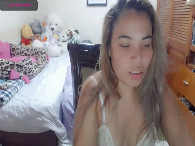 Live sex webcam photo for Meganhill_ #264024508