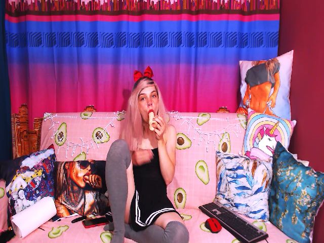 Live sex webcam photo for Lolly_Goddess #258141275