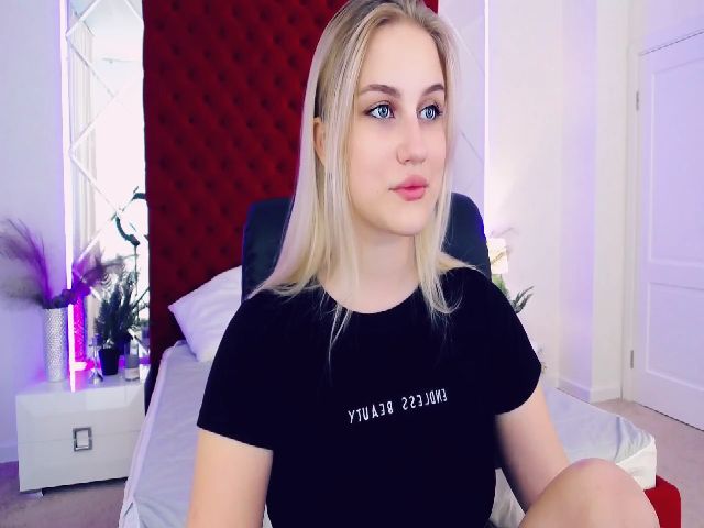 Live sex webcam photo for SantaGirll #254495219