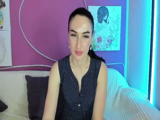 Live sex webcam photo for Lilly_Shine #255870192