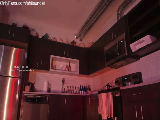 Live sex webcam photo for ShiiSundai #261861459