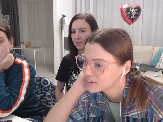 Live sex webcam photo for BugaGirls #241145748