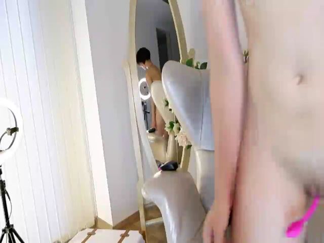 Live sex webcam photo for Anne_boleyn_ #255173864