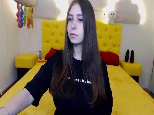 Live sex webcam photo for LindaJason #255914120