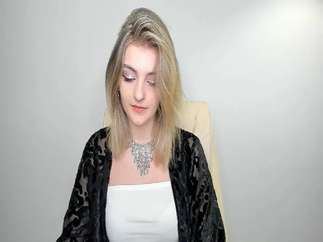 Live sex webcam photo for HelelGretta #254315033