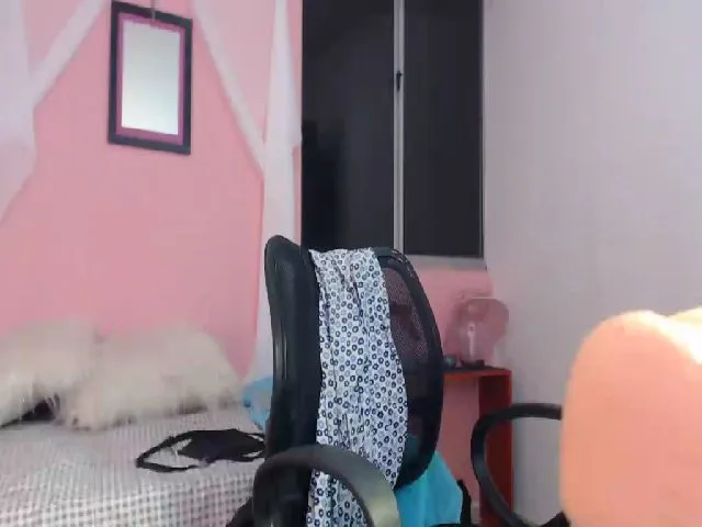 Live sex webcam photo for Lissjensen #253283162