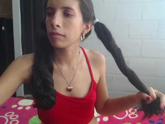 Live sex webcam photo for zoe-barnet #243401046