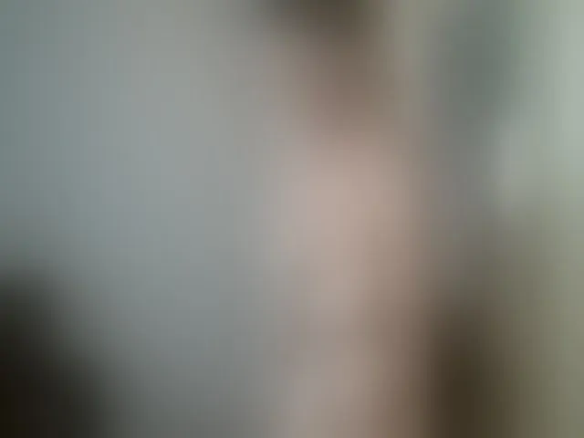 Live sex webcam photo for OnlyLou #260654801