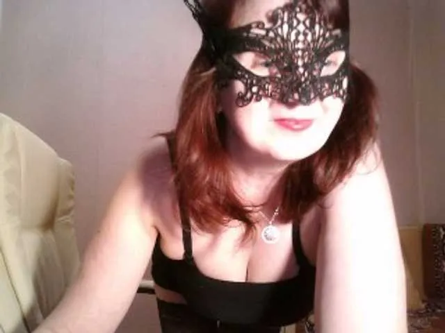 Live sex webcam photo for leeloofire #241234405