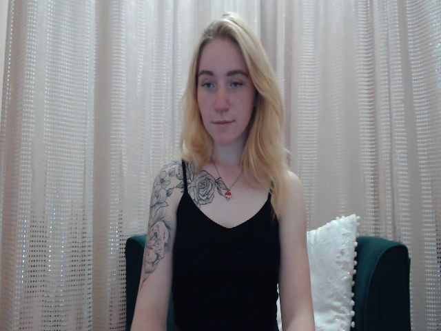 Live sex webcam photo for RedBerryy #255589914