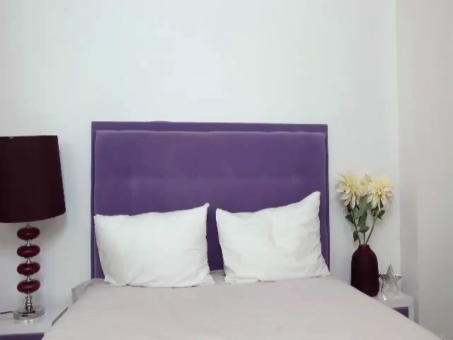 Live sex webcam photo for InnaHottyX #259997532