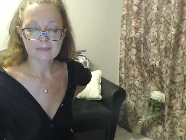 Live sex webcam photo for HelenBerg #252041354