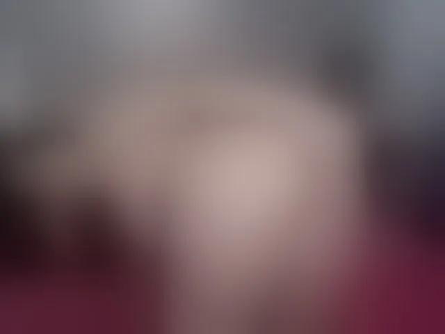 Live sex webcam photo for MeganHills #241042710