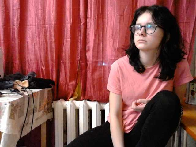 Live sex webcam photo for Mila18777 #241106788