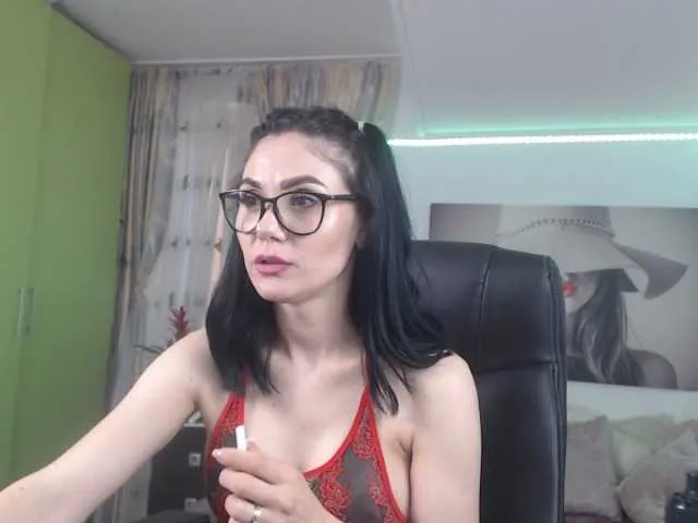 Live sex webcam photo for Evelyn7 #247513628