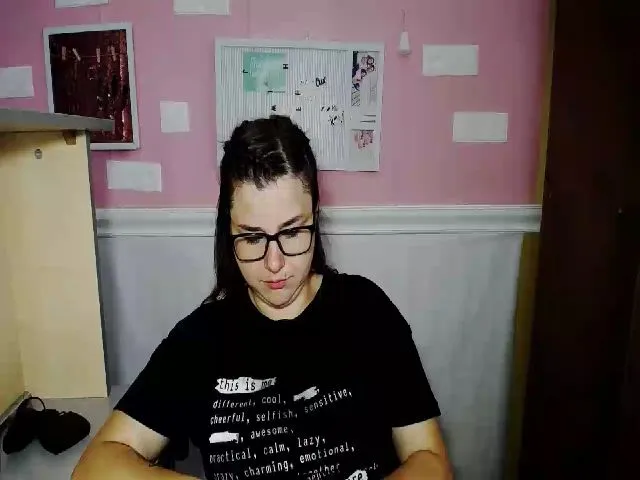 Live sex webcam photo for MonLais #256778708