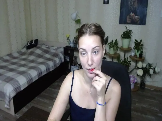 Live sex webcam photo for Emi_lywild #262532149